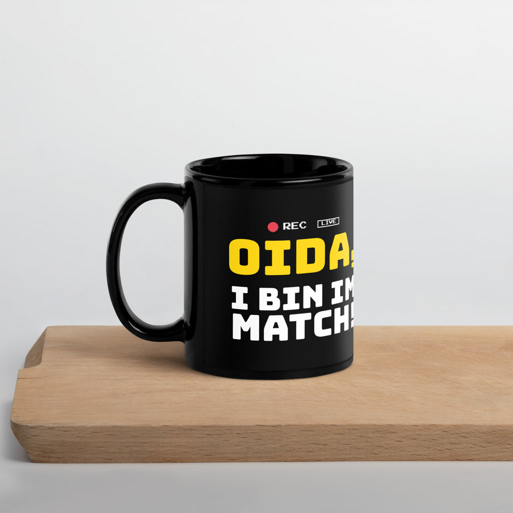 Oida, i bin im Match! Tasse schwarz 325 ml – Henkel links