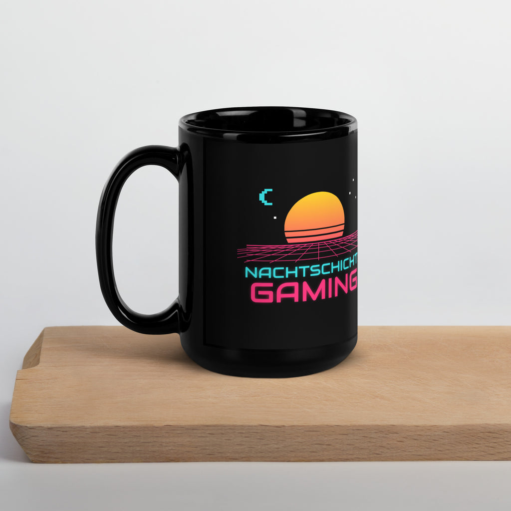 Nachtschicht Gaming Tasse schwarz 440 ml – Henkel links