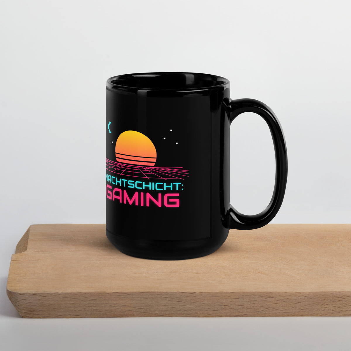 Nachtschicht Gaming Tasse schwarz 440 ml – Henkel rechts