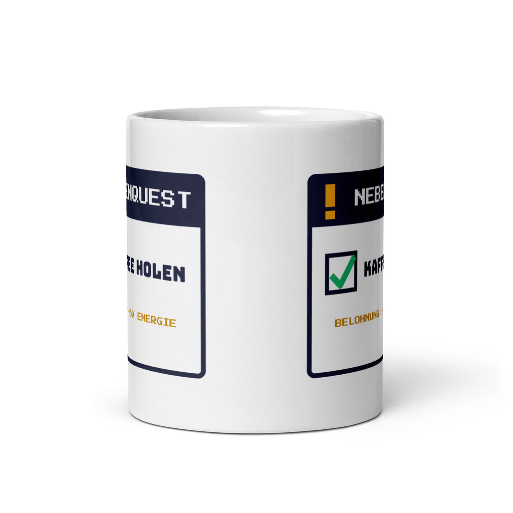 Nebenquest Kaffee holen Tasse weiß 325 ml – Frontansicht