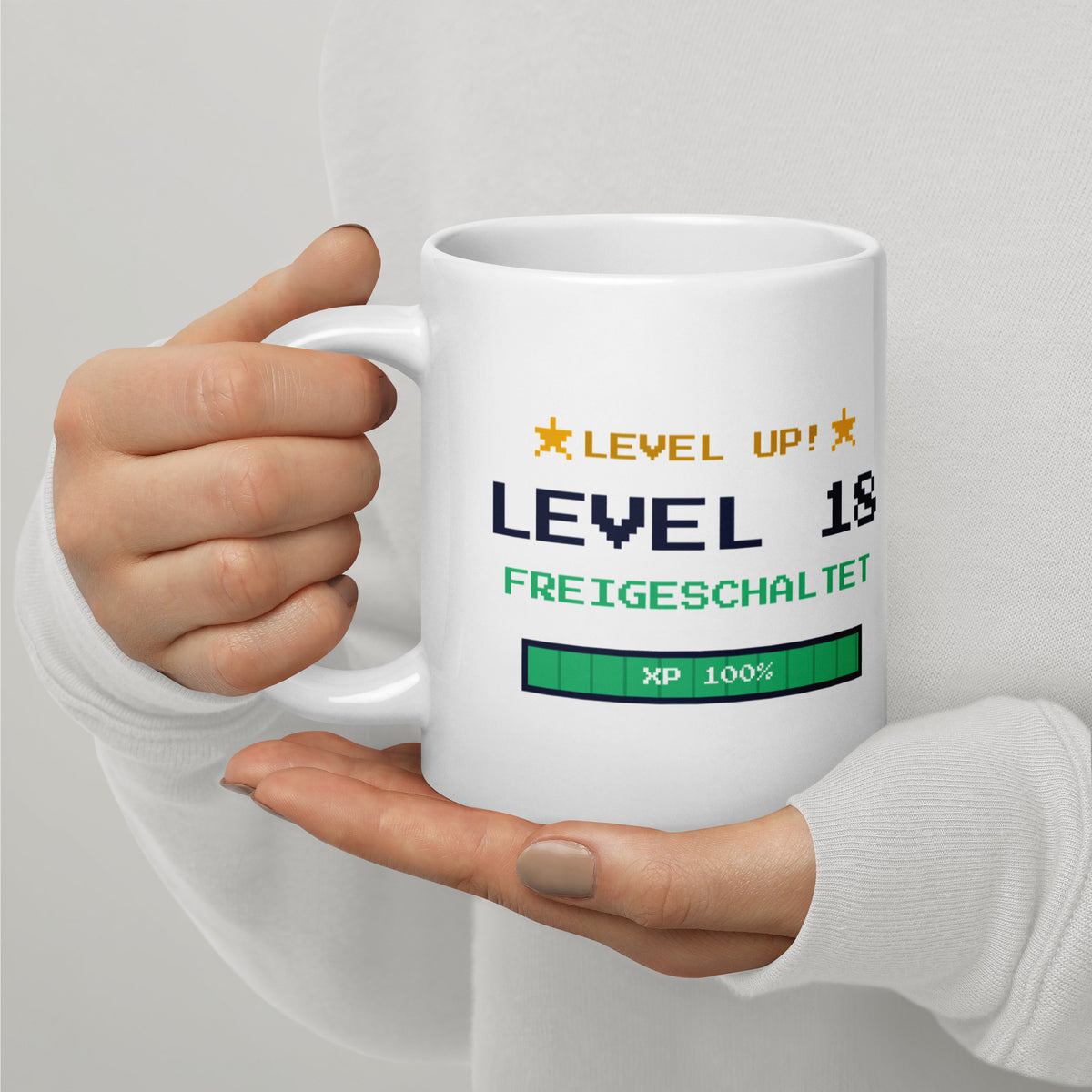 Level 18 Tasse weiß 590 ml – Henkel links