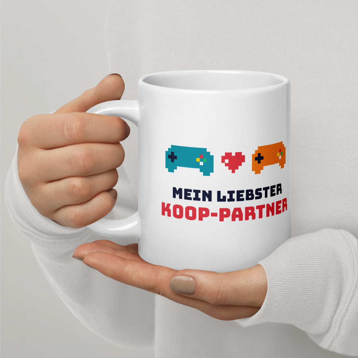 Koop-Partner Pärchen-Tasse weiß 590 ml – Henkel links